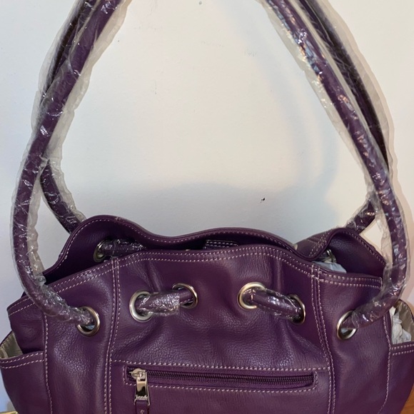 #442 NWT Tignanello Purple Leather Hobo Bag - Picture 5 of 5